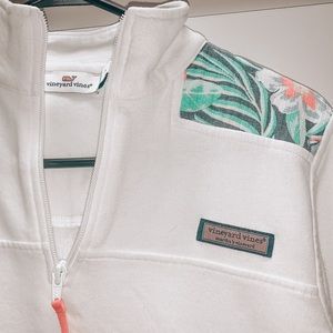 Vineyard vines Sweatshirt!!!!